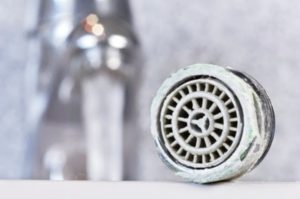 Frühjahrsputz: Auch die Dusche muss dran glauben! Bild: Fotolia